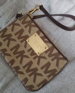 Michael Kors Wristlet